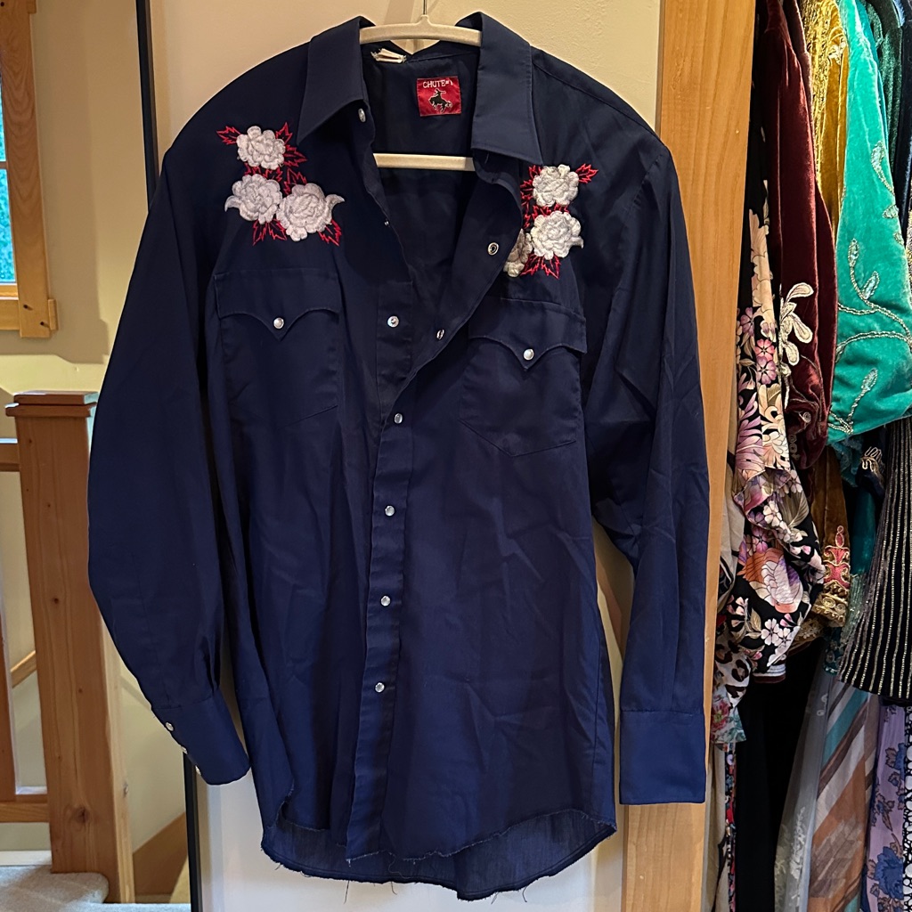 Vintage Chute #1 Pearl Snap Navy Western White And Red Rose Embroidery